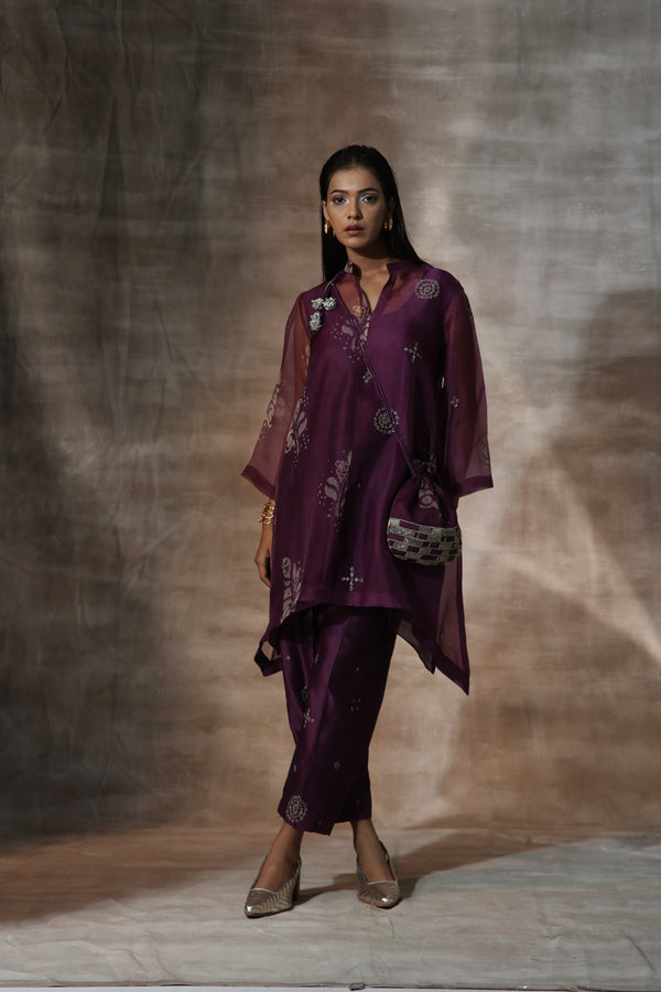 Purple Organza Print Bandhani Collared Neck Motif Work Kurta And Pants